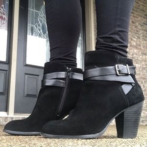 Gianni Bini Black Suede booties size 10